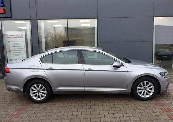 Volkswagen Passat cena 82900 przebieg: 92087, rok produkcji 2020 z Warszawa małe 301